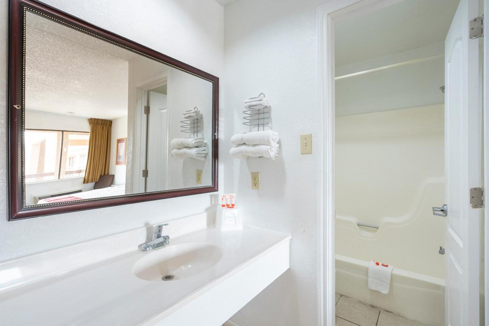 OYO Hotel Groesbeck Buitenkant foto