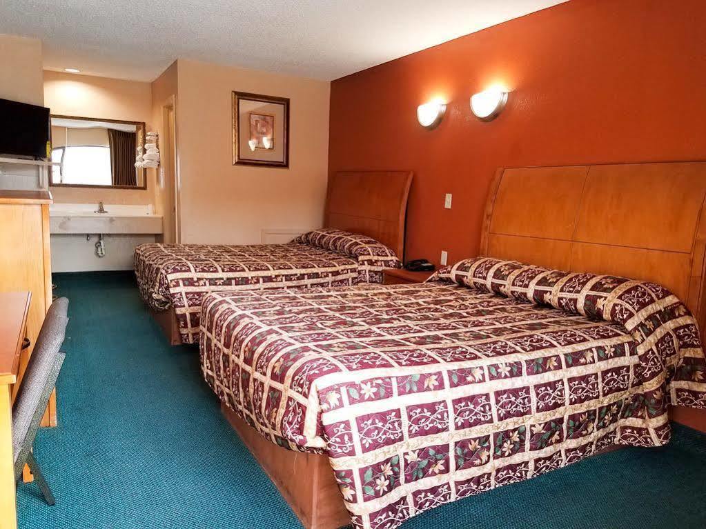 OYO Hotel Groesbeck Buitenkant foto